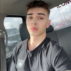 Meet your Posher, Tray